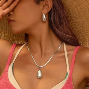 Женски Stainless Steel Сет Ланче и Обетки | Teardrop Привезок со Herringbone Chain | Елегантен Накит од Медицински Челик